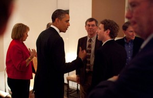 obama with mark zuckerberg 300x193 الرئيس الأميركي "أوباما" وعشاءاً ودياً خاصاً مع عمالقة التقنية