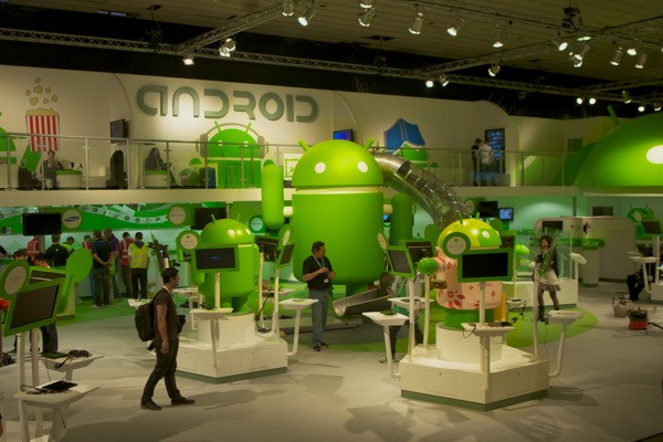 androidstand 450 ألف تطبيق متوفر الأن على متجر الأندرويد