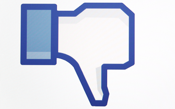 facebook thumbs down dislike 600 موقع الفيس بوك سيختفي مع حلول سنة 2020