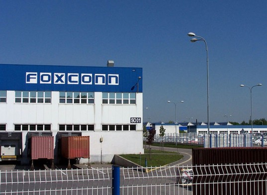Foxconn-Ups-Wages-1-537x392