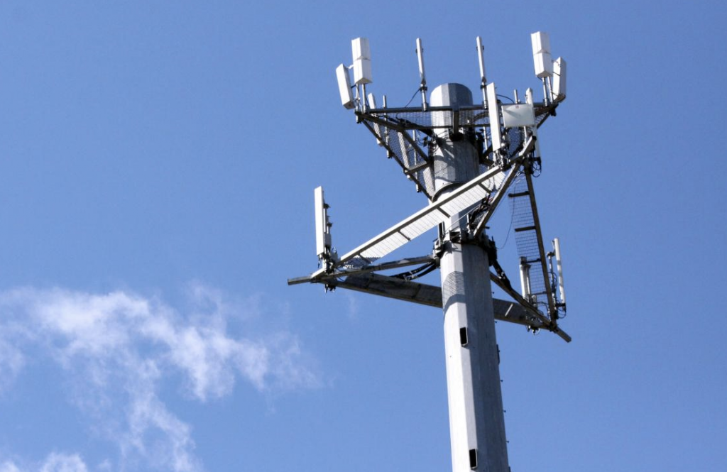 lte-advanced-cell-tower