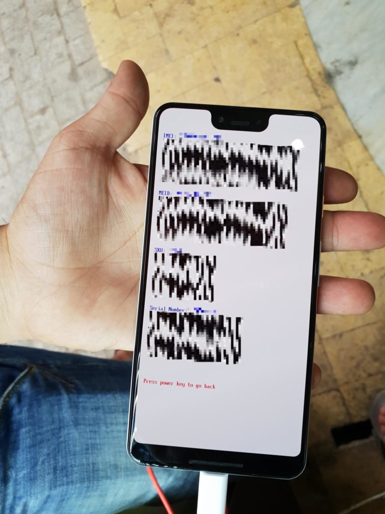 صور مسربة لهاتف Pixel 3 XL تكشف عن نسخة باللون الأبيض ونتوء في أعلى الشاشة