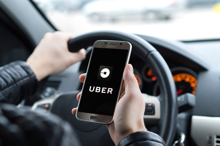 خلل يصيب تطبيق أوبر يسبب مشاكل بالدفع للعملاء ويلحق الضرر بخدمتها Uber Eats