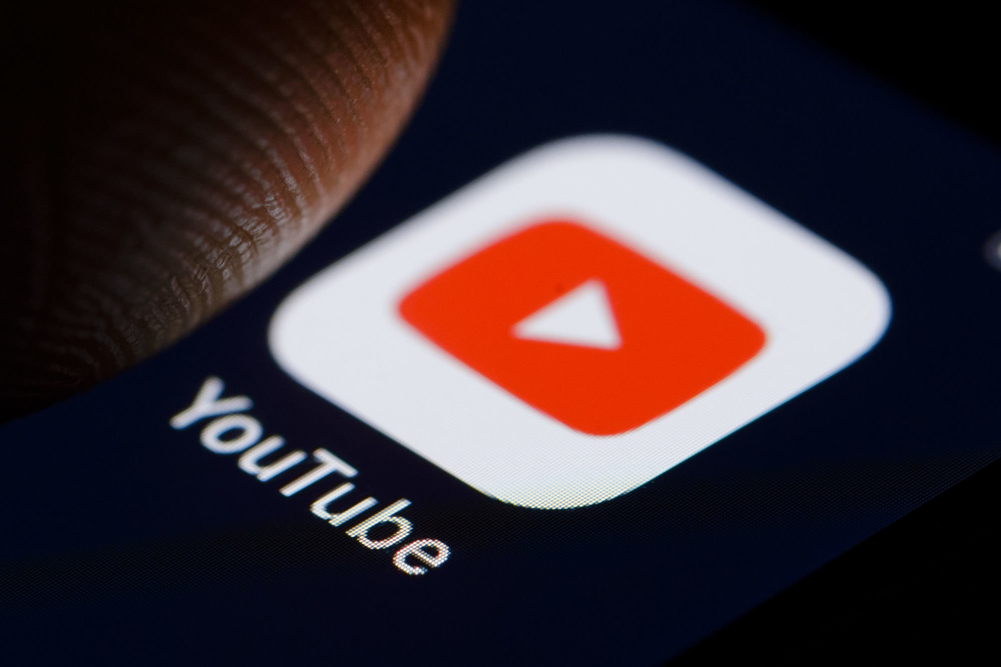 يوتيوب يدعم الآن الوصول السريع لإجراءات الفيديو والقنوات عند ملء الشاشة