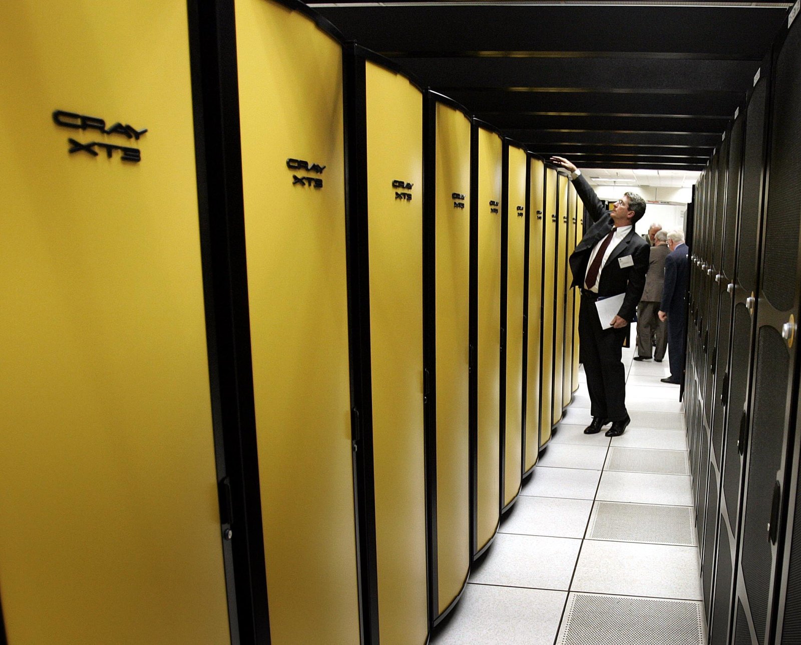 شركة إتش بي تستحوذ على صانعة الحواسيب العملاقة Cray بـ 1.3 مليار دولار