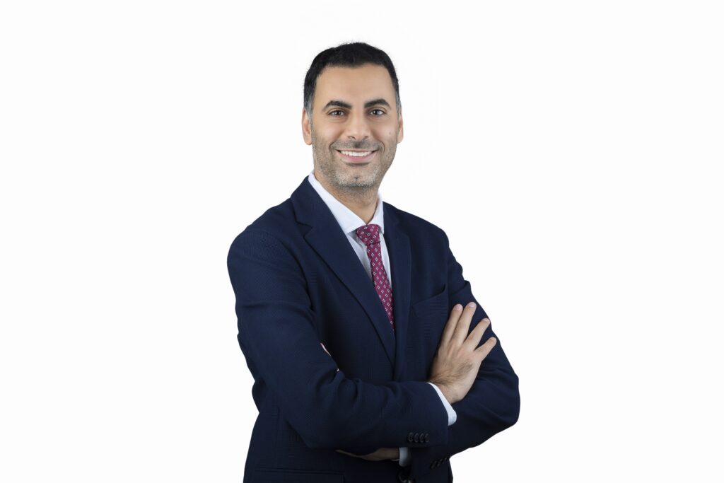 مقابلة عالم التقنية مع أحمد ابراهيم مدير تمكين المبيعات في إنتل بمنطقة أوروبا والشرق الأوسط وأفريقيا