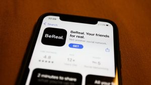 تطبيق BeReal قد يسحب البساط عن إنستغرام